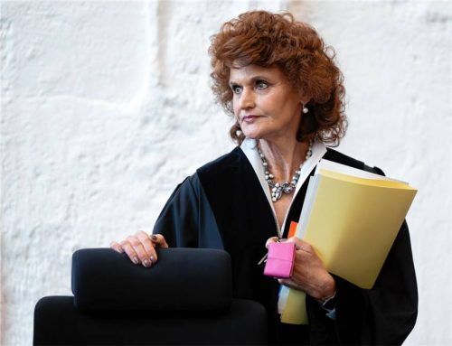 Die Erste Jugendkammer des Landgerichts Traunstein mit der Vorsitzenden Heike Will urteilte im November im Eiskeller-Prozess auf Freispruch. Jetzt hat die Staatsanwaltschaft ein neues Ermittlungsverfahren gestartet. Foto dpa
