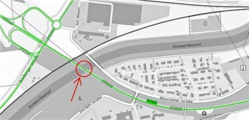 Die Innkanal-Brücke der alten B12 bei Ecksberg wird umfangreich saniert, Ampeln regeln den Verkehr.Foto Staatliches Bauamt Rosenheim