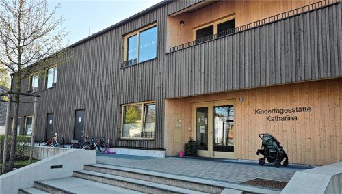 Die Kita Katharina (Foto), der Kindergarten am Kirchplatz in Bad Endorf sowie der Kindergarten Glühwürmchen in Hirnsberg sind seit September 2025 unter dem Dach der Haus St. Marien gGmbH zusammengefasst. Foto Ammelburger