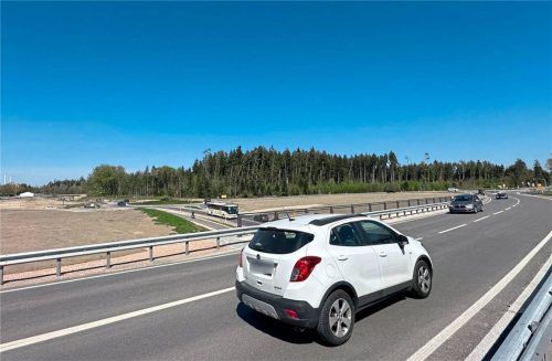 Die neu gestaltete Pürtener Kreuzung. Jetzt läuft der Straßenverkehr an diesem Knotenpunkt reibungslos auf zwei Ebenen. Foto Lohmann