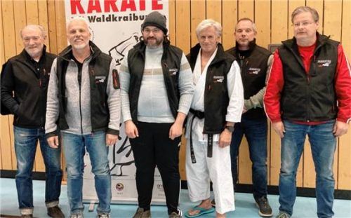 Die neue Vorstandschaft: (von links) Ernst Dörfler, Thomas Köhler, Qutaibah Al Jarah, Achim Ljapoci, Björn Hoffmann und Wolfgang Huber. Foto re