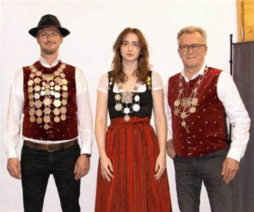 Die Staudener Schützenkönige (von links): Thomas Huber, Sarah Maier und Hubert Brestrich. Foto Meindl