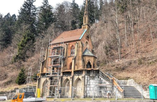 Es tut sich was an der König-Otto-Kapelle. Voruntersuchungen an dem Bauwerk und dem Gelände sind im Gange. Foto Hoffmann