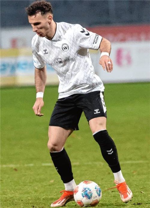 Faton Dzemailji hatte eine große Ausgleichschance für Wacker Burghausen.Foto Michael Buchholz