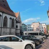 <p>Für Fußgänger und Radfahrer gibt es zahlreiche Engstellen, besonders an den Arkaden. Fotos Birkhof</p>