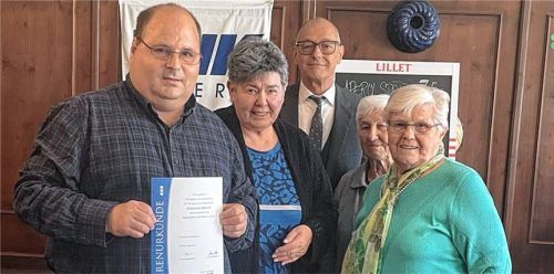 Für langjährige Mitgliedschaft geehrt: (von rechts) Edeltraud Holzgasser, Rosemarie Wagner, Joachim Boy, Marianne Keuschnig und Christian Kosalec.Foto  re