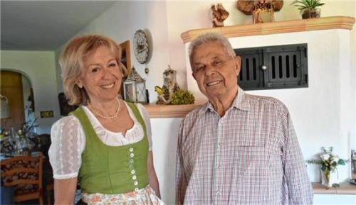 Geburtstagsgast: Zweite Bürgermeisterin Elfie Bachmann kam zum Gratulieren vorbei. Foto Wunderlich