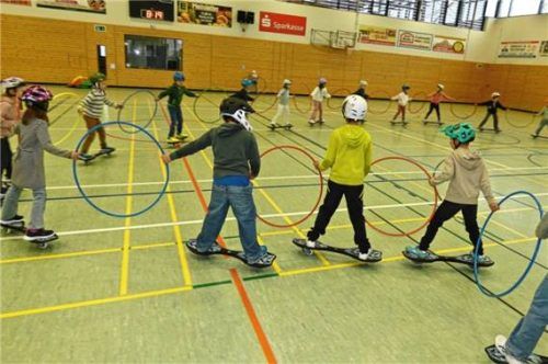 Grabenstätter Grundschüler zeigten ihr Können jüngst bei der offiziellen Verleihung des Titels „Sport-Grundschule“. Foto  Müller