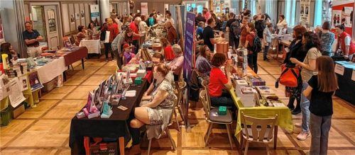 Mehr als 100 Autoren präsentieren ihre neuesten Werke am 18. und 19. April im Gasthof Höhensteiger auf der Buchmesse Rosenheim.Foto Buchmesse Rosenheim