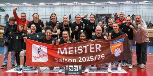 Mit einem 3:0-Erfolg gegen Grimma sicherten sich die Roten Raben Vilsbiburg vorzeitig den Titel in der Sparda 2. Liga Pro.Foto Hermann Boxleitner