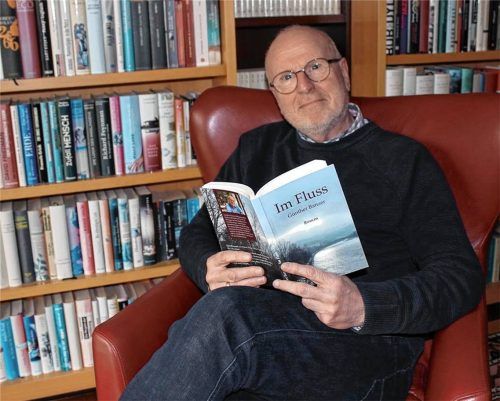 Mit seinen 70 Jahren unternimmt Günther Banzer einen Ausflug in die Welt der Autoren. Foto Ursula Huckemeyer