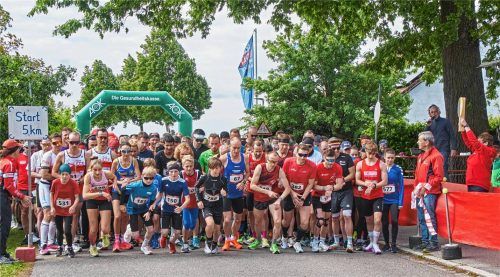 Neben dem Zehn-Kilometer-Lauf führt auch ein Fünf-Kilometer-Lauf durch Mettenheim-Dorf und Mettenheim-Hart. Foto Kretschko