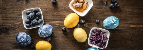 Ostereier lassen sich auch mit natürlichen Zutaten färben. So wird das Osterfest umweltschonender.Foto Christin Klose/dpa-tmn