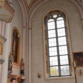 Risse im Gewölbe