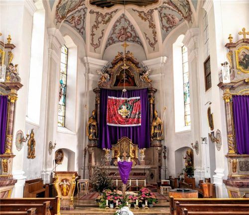 Pfarrkirche St. Johannes der Täufer in Oberflossing.Foto mayer