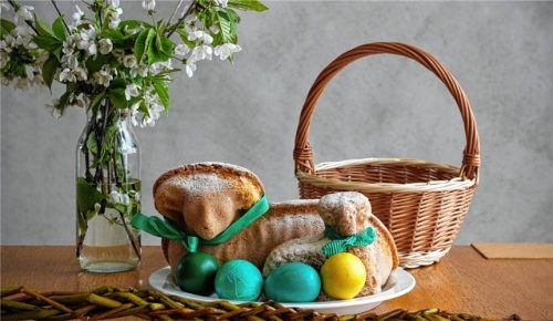 Puderzuckrig und saftig: süße Verlockung Osterlamm.Foto Adobestock