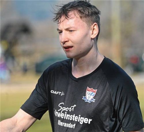 Sebastian Schmid erzielte zwei Treffer beim wichtigen Auswärtserfolg des ASV Flintsbach.Foto Franz Ruprecht
