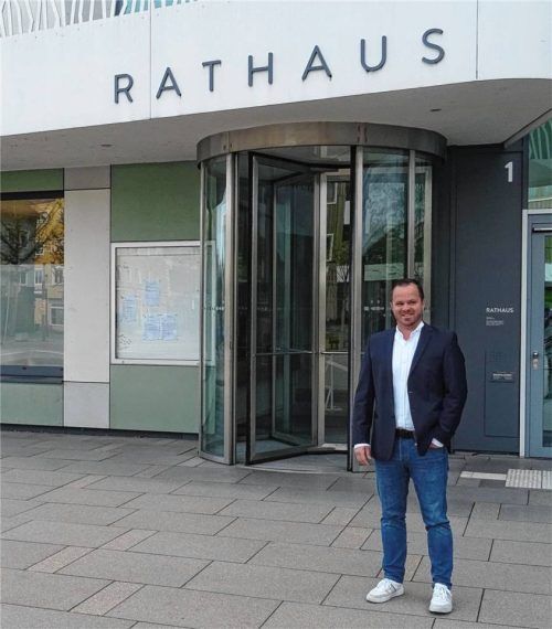 Sein Arbeitsplatz ist weiterhin das Rathaus Kolbermoor, doch sein Büro befindet sich ab 1. Mai im vierten Stock: Thomas Rothmayer wird neuer Bürgermeister. Foto Stadt Kolbermoor