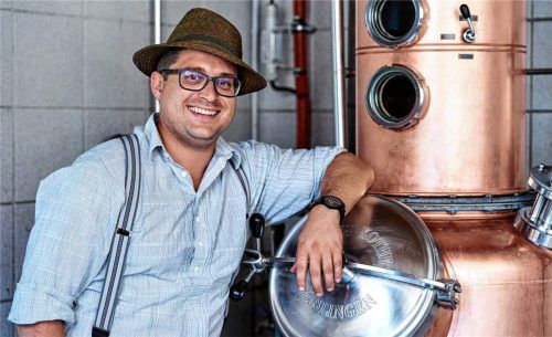 Simon Eder ist Edelbrandsommelier und Brenner mit Leib und Seele. Foto Eder Edelobstbrände