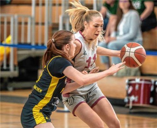 Sophie Perner (rechts) war gemeinsam mit ihrer jüngeren Schwester Maria beste SBR-Werferin. Foto Lukas Anzinger