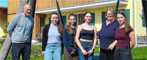 Spendenübergabe im Kerbhaus. Foto re