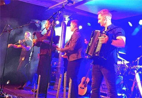 Sympathische Musiker spielen mitreißende Songs: (von links) Craig Espie, Scott Wood, Alec Dalglish und Daniel Gillespie.Foto Zöllner