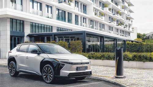 Toyota bZ4X4: Vollelektrisches SUV mit starker Reichweite und komfortabler Raumgestaltung – bereit für moderne, nachhaltige Mobilität. Fotos Toyota