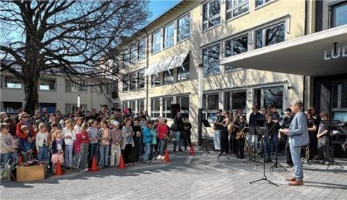 Viele Grundschüler und ihre Eltern informierten sich über die Angebote des Ludwig-Thoma-Gymnasiums.Foto re