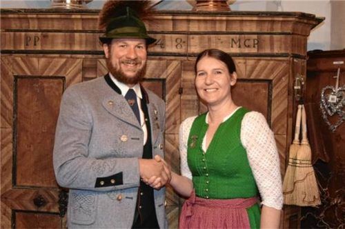 Vorsitzender Markus Ziegaus mit seiner neugewählten Vertretung, Katharina Retzer.Foto Buchauer