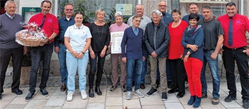 Zahlreiche Mitglieder des Rauchclubs „Qualm“ wurden für ihre langjährige Mitgliedschaft ausgezeichnet. Foto Dalhoff