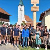 Maibaum in Frauenhaselbach strahlt in neuem Glanz