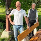 Neue Sitzbank am Kolpingkreuz