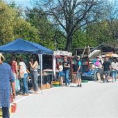 Hunderte Besucher beim Flohmarkt am Chiemseestrand
