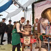 Festtage der Feuerwehr Aham mit drei Schlägen eröffnet