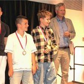 Weltmeister tragen sich ins Goldene Buch ein