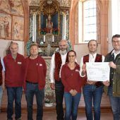 Ameranger Theaterer spenden für Restaurierung von Marienaltar