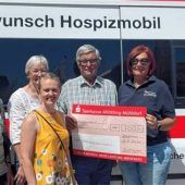 Pfarrgemeinderat übergibt Spenden an Hospizmobil