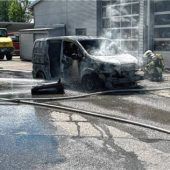 Kleintransporter ausgebrannt