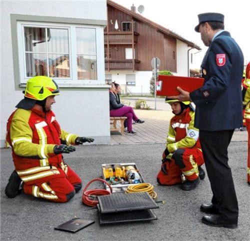Abgefragt und bewertet wurde Wissen zu Gerätschaften bei THL-Einsätzen.Foto Strim