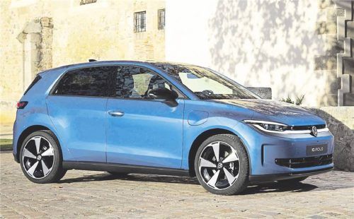 Abschied vom Buchstabensalat: Volkswagen kehrt mit dem vollelektrischen ID.Polo zu den traditionellen Modellbezeichnungen zurück. Foto INGOBARENSCHEE.COM/VW