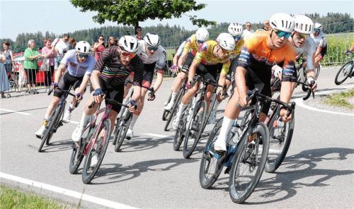 Bei der fünften Auflage des Schönberger Pfingstradrennens hatten die Sportler eine anspruchsvolle Strecke zu bewältigen.Foto Ludwig Stuffer
