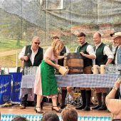 Pfingstvolksfest-Premiere mit Panne