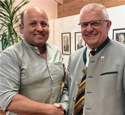Bürgermeister Bernhard Summerer (rechts) mit dem neuen Zweiten Bürgermeister Lorenz Liegl.Foto Böck