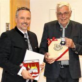 Gläsernes Wappen für Dr. Spann