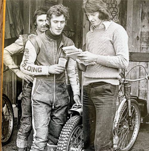 Christoph Betzl (links) im Gespräch mit Karlheinz Kas (1974).