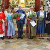 Aufbruchstimmung beim Gründungsfest der Kirche