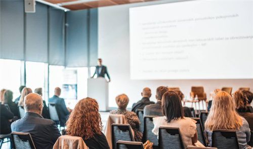 Dank guter Aufklärung bestmögliche Entscheidungen treffen: Möglich wird das auf dem OVB Expertenforum am 9. Juni. Foto adobestock