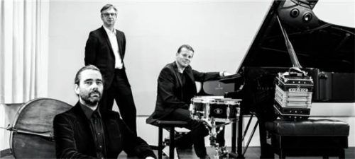 Das Facundo Barreyra Trio spielt im Kulturbahnhof. Foto  Franz
