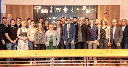Das ist die Gemeinderatsmannschaft, die sich in den nächsten sechs Jahren für die Gemeinde Rohrdorf und ihre Bürgerinnen und Bürger in der Verantwortung sieht.Foto Thomae