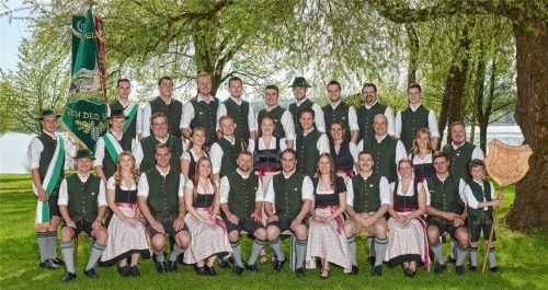 Der Festausschuss steht stellvertretend für die Organisation der Festwoche. Fotos Jungbauernschaft Stephanskirchen/Foto Winkler